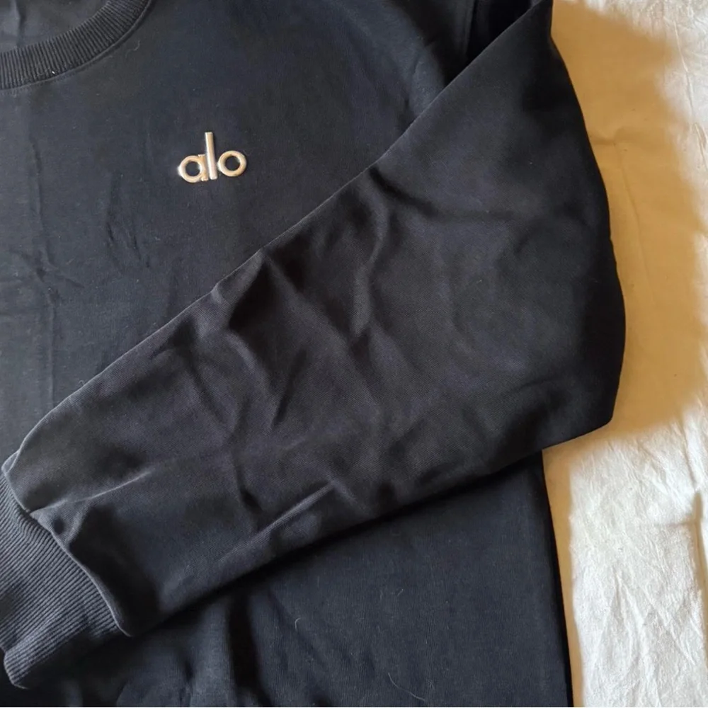 ALO Yoga Black Accolade Sweatshirt Size L - Picture 3 of 4